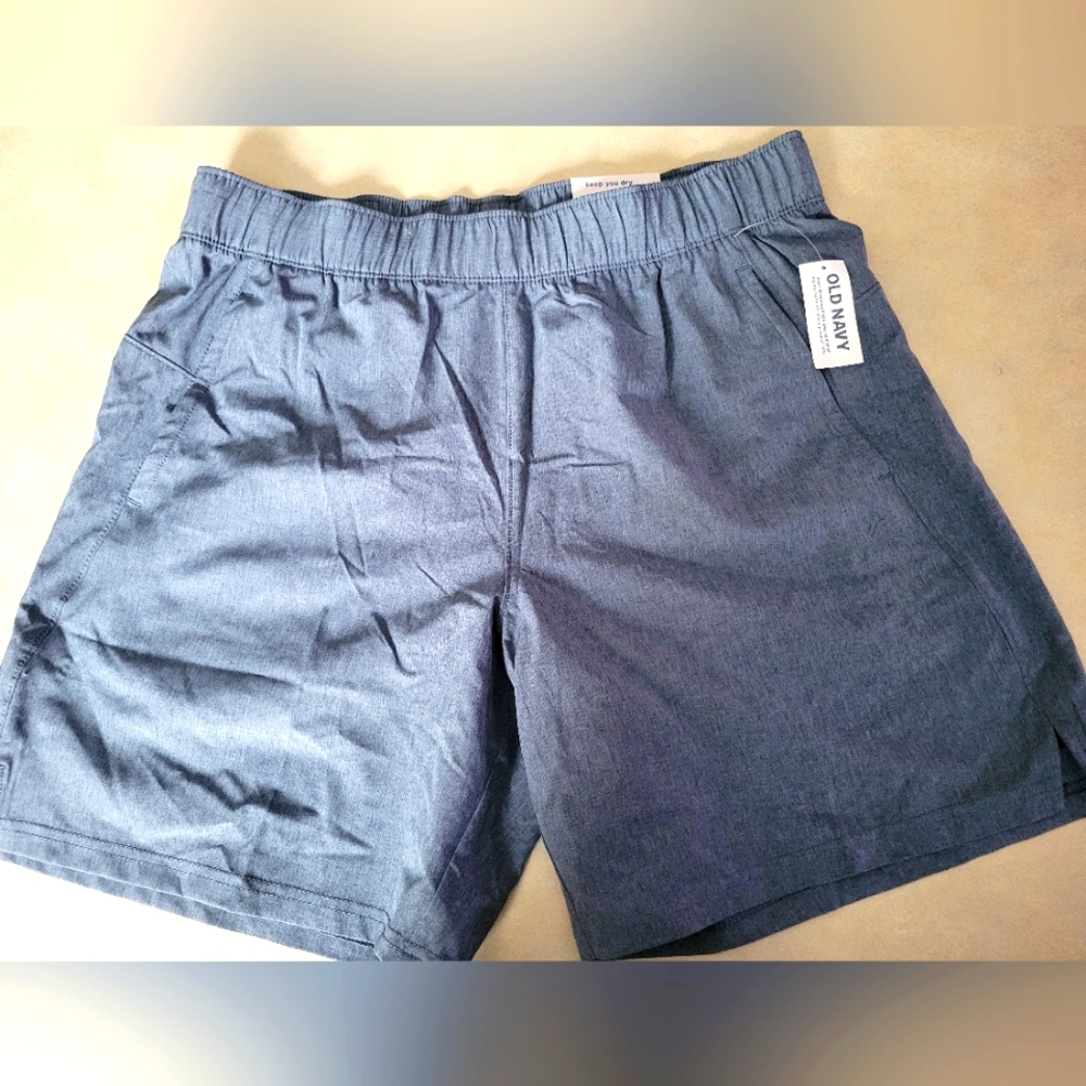 NWT MEN'S Old Navy Active blue gray color shorts in Sz M